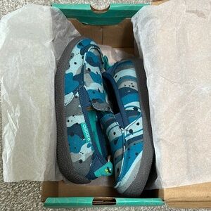 Chooze Blue and Gray Slippers with Eye-Catching Design